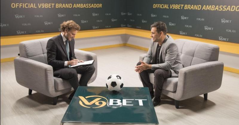 Diego Forlán trong vai trò huấn luyện viên