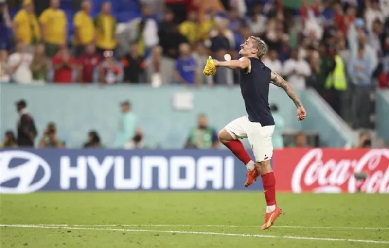Griezmann Ăn Mừng Chiến Thắng Cùng Đội Tuyển Pháp