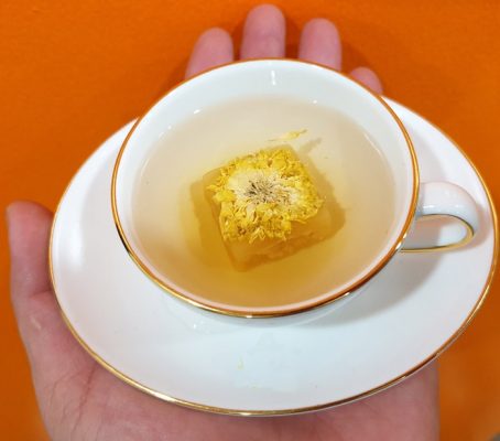 cách pha trà hoa cúc đường phèn