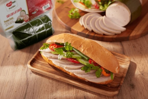 cách làm bánh mì chả lụa