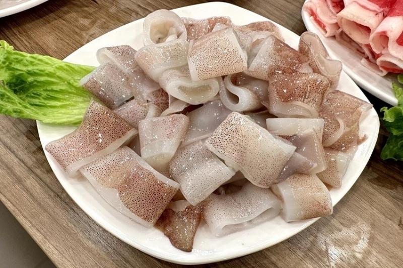 Hướng dẫn sơ chế mực tươi sạch sẽ trước khi chế biến thành món ngon từ mực