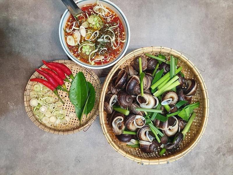 Cận cảnh con tôm hấp sả bia căng mọng, dậy mùi thơm hấp dẫn