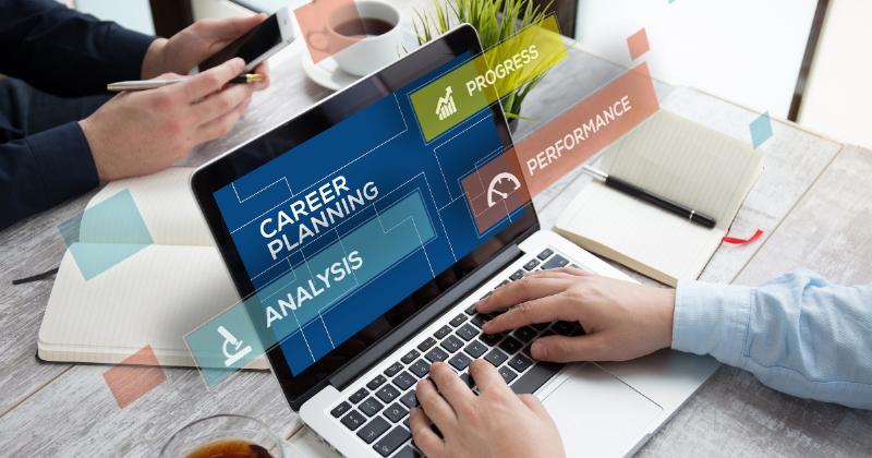 Bảng liệt kê các bước lên kế hoạch tự làm tiệc sinh nhật tại nhà đơn giản và hiệu quả, giúp bạn dễ dàng quản lý công việc