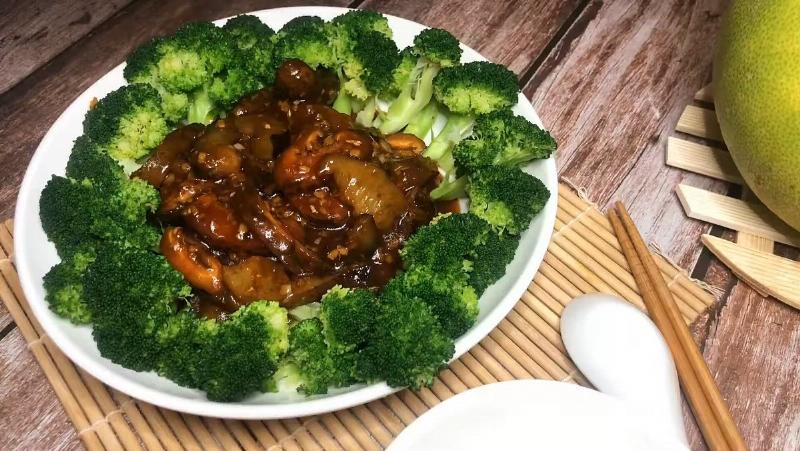 Món ăn ngon bổ dưỡng từ hải sâm được chế biến hấp dẫn