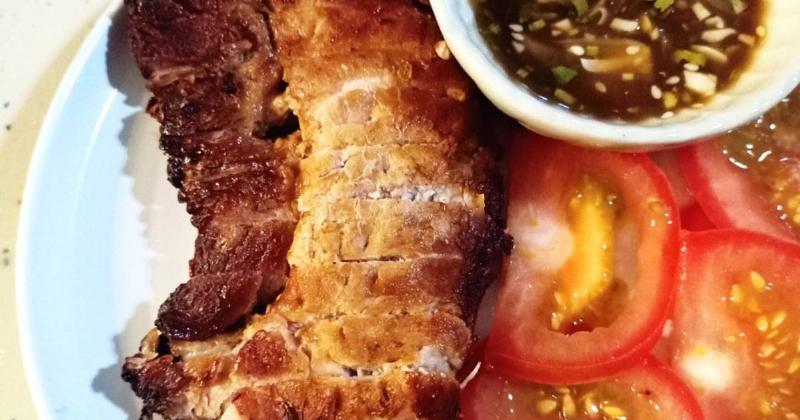 Thịt và rau củ nướng chấm sốt thái