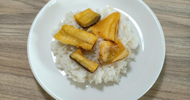Cá dứa 1 nắng kho tộ đậm đà hương vị quê nhà, ăn kèm cơm trắng nóng hổi