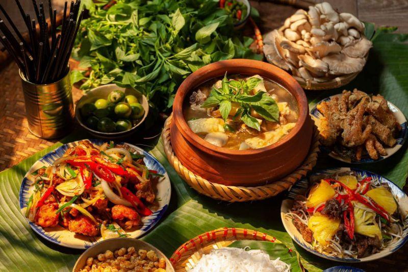 Khám phá không gian sân vườn rộng rãi tại một quán ăn gia đình cần thơ lý tưởng