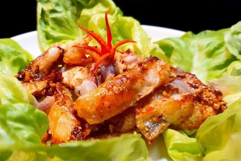 Lườn cá hồi chiên giòn vàng rụm hấp dẫn, món ăn vặt ngon miệng