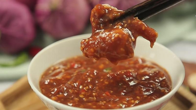 Bát nước chấm hải sản ớt xanh màu xanh nõn chuối đặc trưng
