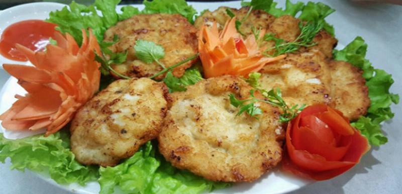 Hướng dẫn từng bước làm chả mực xoắn ống giã tay tại nhà chi tiết