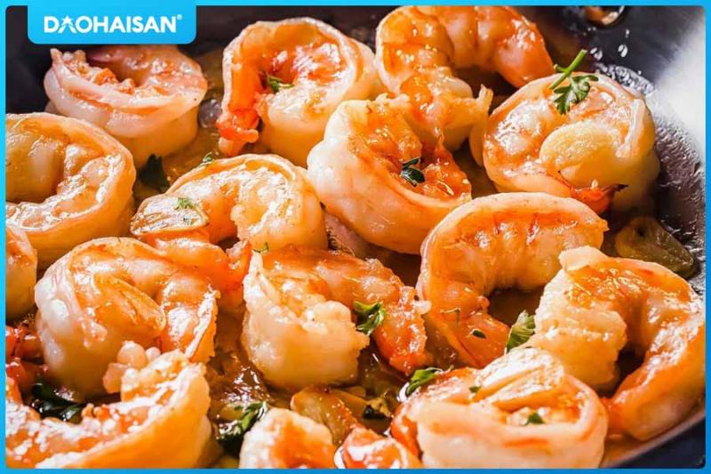 Dia tom hum sot bo toi vang ruom bat mat voi banh mi cham kem